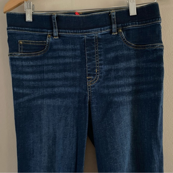 SPANX Women's  Blue Denim Cropped Flare Jeans Pull-On Stretch 20327Q Size MEDIUM - Picture 3 of 12